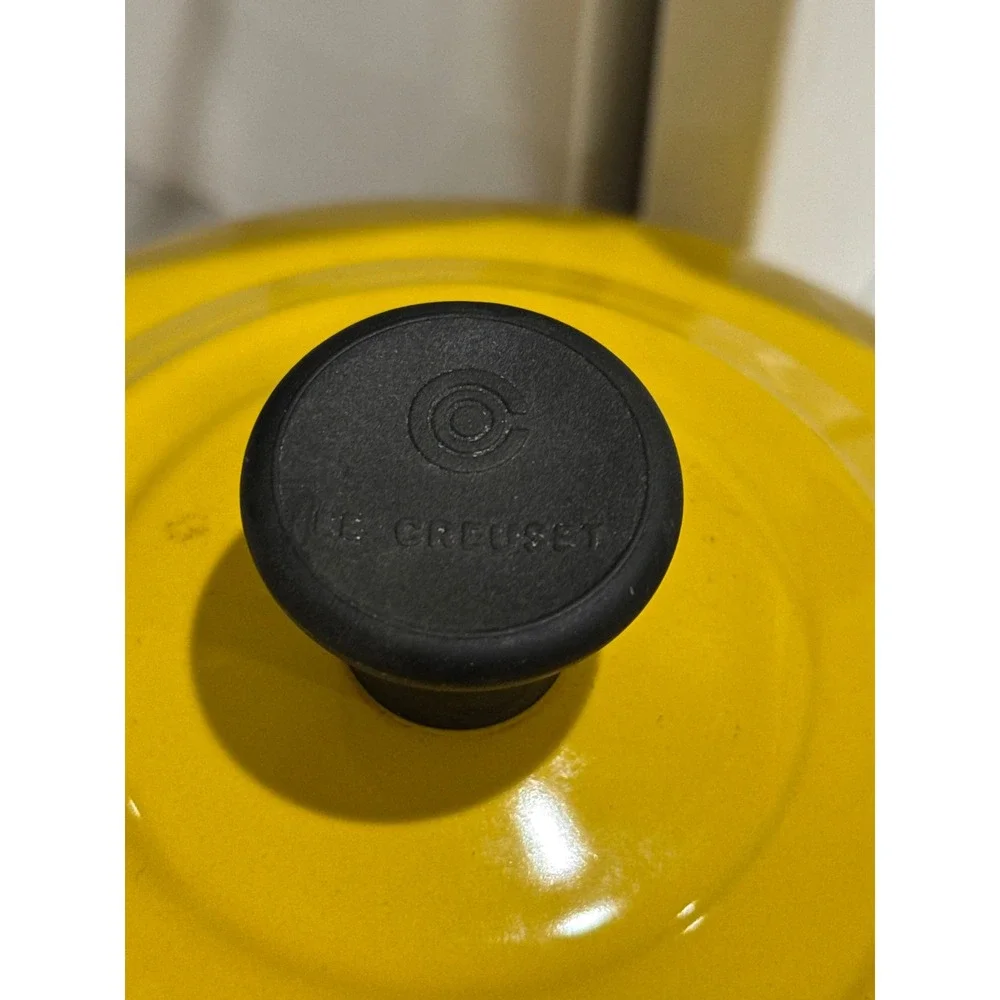 Le Creuset Tea Kettle 1.7Qt Soleil Yellow Orange Whistling Enamel Stovetop Read*